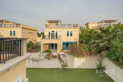 Müüa villa asukohaga Jumeirah Park, Dubai, AÜE: 4 magamistoaga, 455 m² Nr 737953 - pilt 4