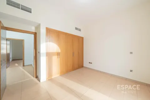 Müüa villa asukohaga Jumeirah Park, Dubai, AÜE: 4 magamistoaga, 455 m² Nr 737953 - pilt 12