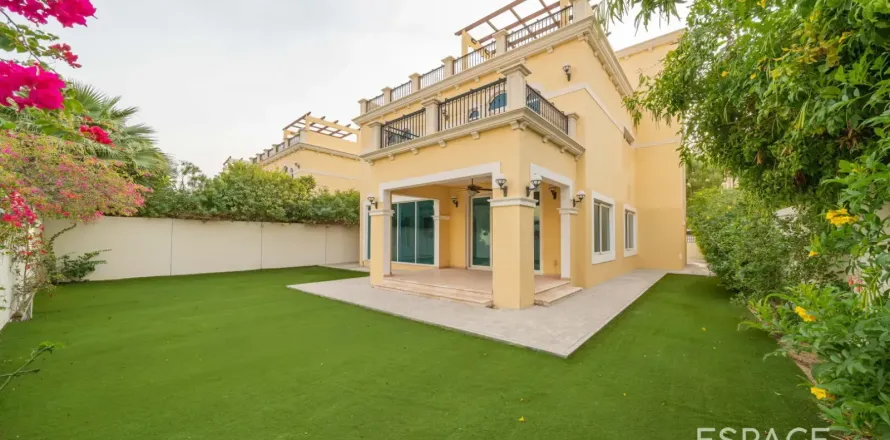 Villa asukohaga Jumeirah Park, Dubai, AÜE: 4 magamistoaga, 455 m² Nr 737953