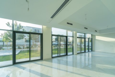 Vila v Al Furjan, Dubai, SAE 5 spální, 667.74 m2 č. 764380 - Fotografia 5
