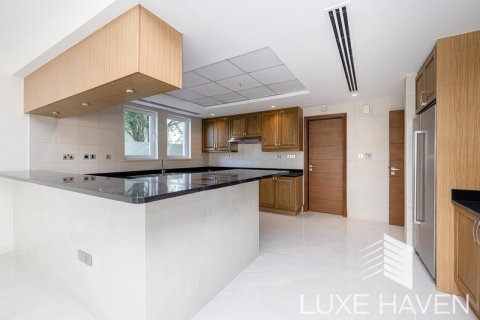 Villa itt: Jumeirah Park, Dubai, EAE, 4 hálószoba, 402.73 m², azonosító: 421635 - fénykép 4