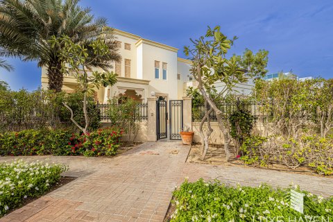 Willa do wynajęcia w Emirates Hills, Dubai, ZEA 6 sypialnie, 836.13 mkw., nr 421632 - zdjęcie 29