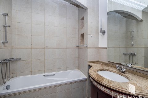 Willa do wynajęcia w Emirates Hills, Dubai, ZEA 6 sypialnie, 836.13 mkw., nr 421632 - zdjęcie 22