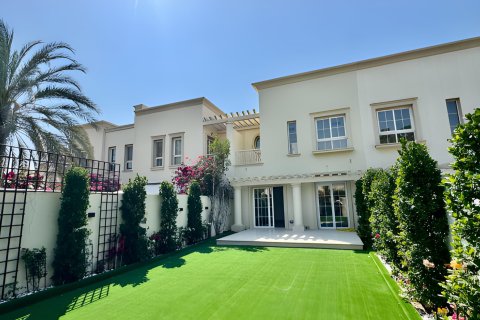 Řadový dům v The Springs, Dubai, SAE 2 ložnice, 204.76 m² Č.: 750608