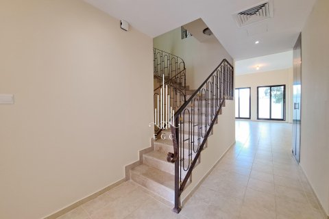 Vila di Al Khalidiya, Abu Dhabi, UAE 4 bilik tidur, 281 meter persegi № 450224 - foto 27