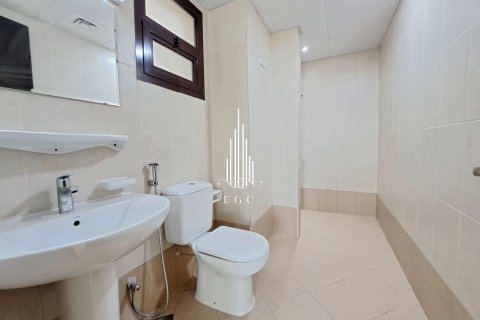 Vila di Al Khalidiya, Abu Dhabi, UAE 4 bilik tidur, 281 meter persegi № 450224 - foto 21