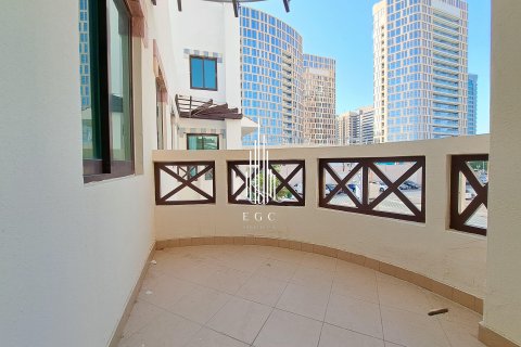 Vila di Al Khalidiya, Abu Dhabi, UAE 4 bilik tidur, 281 meter persegi № 450224 - foto 17