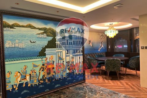 Зняти в оренду магазин в Corniche Road, Абу-Даби, ОАЕ 365м2, № 454905 - фото 2