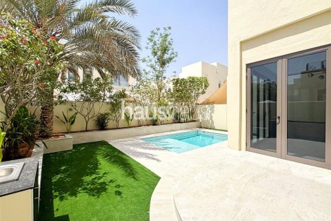 Adosado en Reem, Dubai, EAU 3 dormitorios, 209 m² № 626158