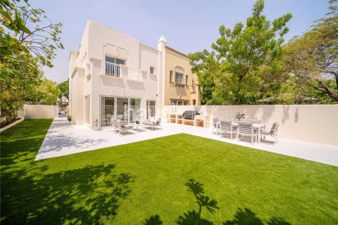 Villa asukohaga The Springs, Dubai, AÜE: 4 magamistoaga, 219 m² Nr 626159