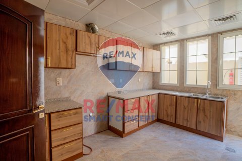 Villa para venda em Baniyas, Abu Dhabi, EAU 5 quartos, 508.2 m2 № 532249 - foto 7