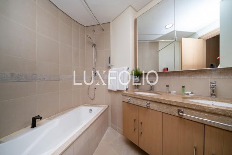 Apartman u gradu Downtown Dubai (Downtown Burj Dubai), Dubai, UAE 3 spavaće sobe, 169 m2 Br. 628089 - Slika 16