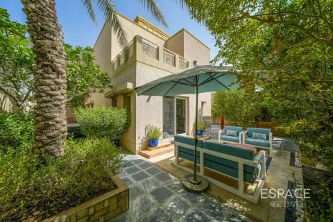 Vilë në Meadows, Dubai, Emiratet e Bashkuara Arabe 3 dhoma gjumi, 287 m2. № 737882 - Foto 18