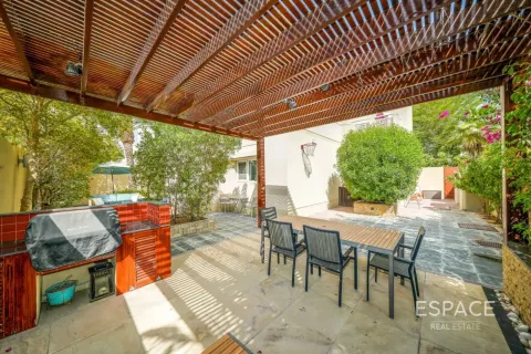 Vilë në Meadows, Dubai, Emiratet e Bashkuara Arabe 3 dhoma gjumi, 287 m2. № 737882 - Foto 19