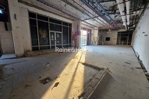 Tienda en alquiler en Al Barsha, Dubai, EAU 561 m2 № 707655 - foto 7