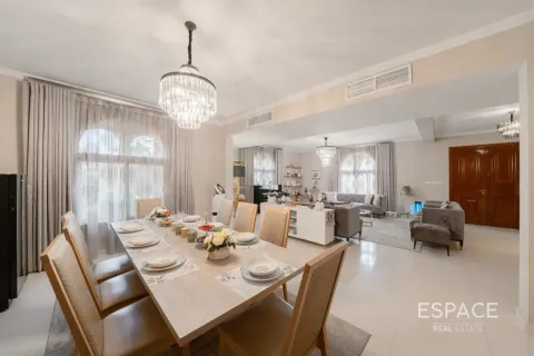 Vila di Dubai Land, UAE 4 bilik tidur, 496 meter persegi № 738046 - foto 5
