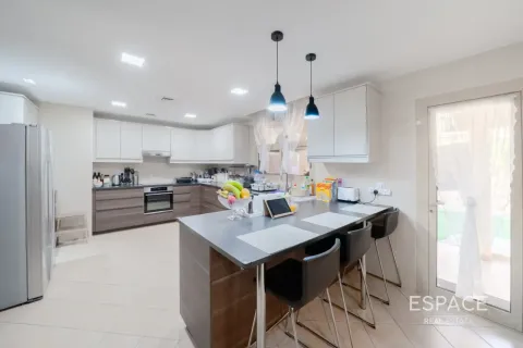 Vila di Dubai Land, UAE 4 bilik tidur, 496 meter persegi № 738046 - foto 9
