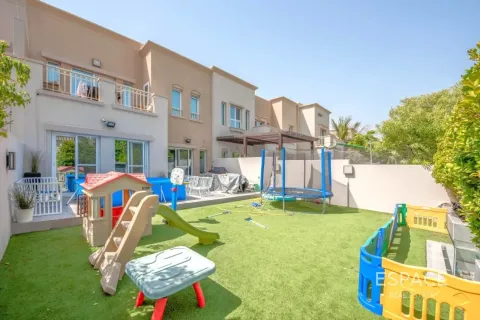 The Lakes, Dubai, UAE의 빌라 침실 3개, 233제곱미터 번호 738303
