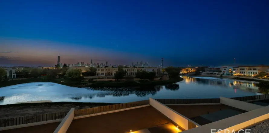 Βίλα σε Jumeirah Park, Dubai, ΗΑΕ 5 υπνοδωμάτια, 555 τ.μ. Αρ. 738048