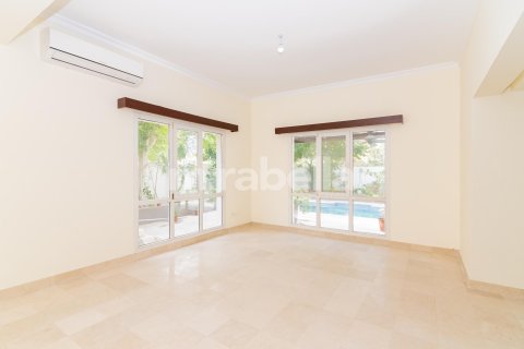 Vilă de închiriat în Meadows, Dubai, EAU 4 dormitoare, 576.1 mp. №380325 - poză 7