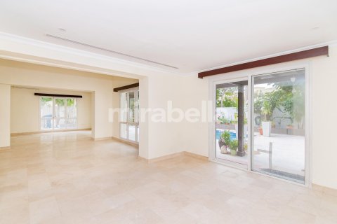 Vilă de închiriat în Meadows, Dubai, EAU 4 dormitoare, 576.1 mp. №380325 - poză 6