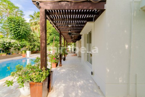 Vilă de închiriat în Meadows, Dubai, EAU 4 dormitoare, 576.1 mp. №380325 - poză 4