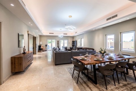 Müüa villa asukohaga The Villa, Dubai, AÜE: 5 magamistoaga, 1157.2 m² Nr 748429 - pilt 2