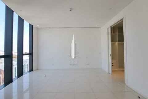 Снять в аренду квартиру в Corniche Road, Абу-Даби, ОАЭ 4 спальни, 204.4м2, № 535215 - фото 4