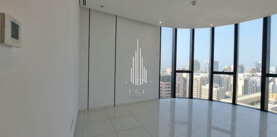 Квартира в Corniche Road, Абу-Даби, ОАЭ 4 спальни, 204.4м2 № 535215