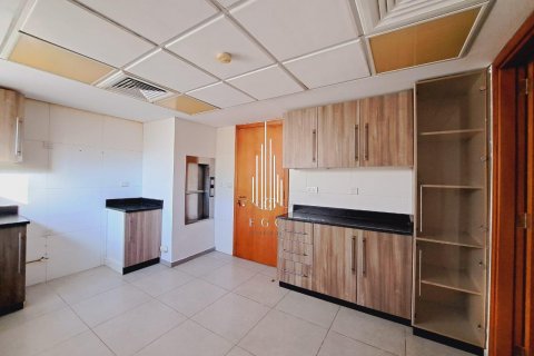 Vilă de închiriat în Khalifa City, Abu Dhabi, EAU 5 dormitoare, 910.4 mp.  №535232 - poză 10
