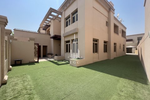 Khalifa City、Abu Dhabi、UAE にあるヴィラの賃貸物件 5ベッドルーム、520 m2、No535220 - 写真 2