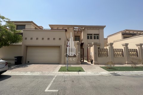 וילה ב Khalifa City, Abu Dhabi, איחוד האמירויות 5 חדרי שינה, 520 מ