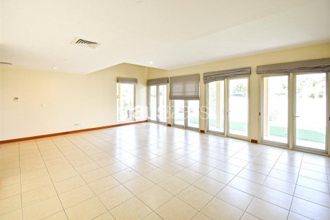 Зняти в оренду віллу в Арабиан Ранчес, Дубай, ОАЕ 5 спалень, 450м2, № 626772 - фото 6