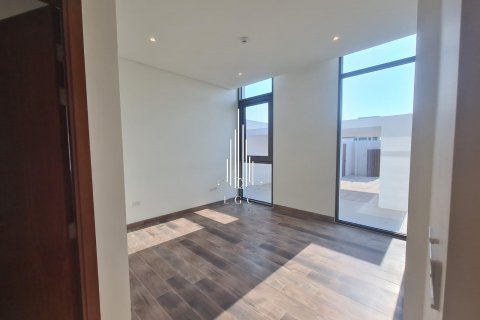 Villa zur Miete in Abu Dhabi, VAE 5 Schlafzimmer, 779.9 m2 Nr. 535150 - Foto 6