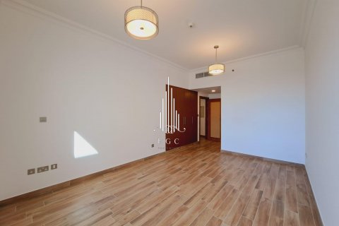 Villa en alquiler en Al Bateen, Abu Dhabi, EAU 4 dormitorios, 430 m2 № 534208 - foto 17