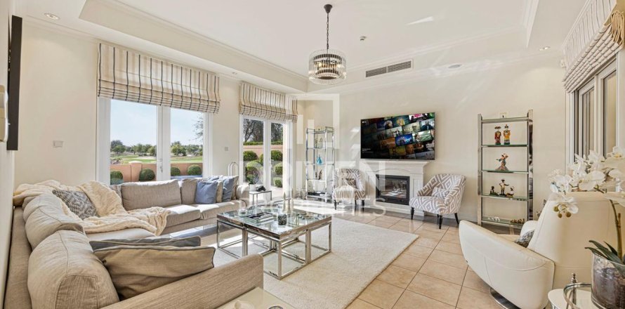 Villa i Jumeirah Golf Estates, Dubai, UAE 5 soveværelser, 817.92 kvm № 756013