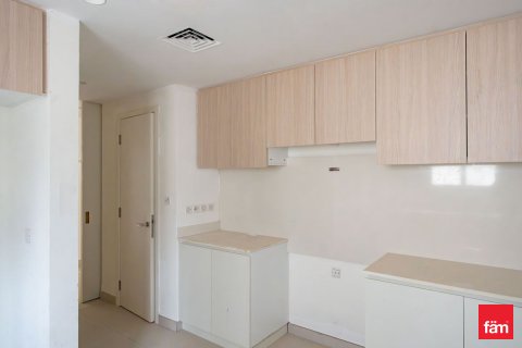 Villa in Dubai, UAE 4 bedrooms, 255 sq.m. № 698902 - photo 6