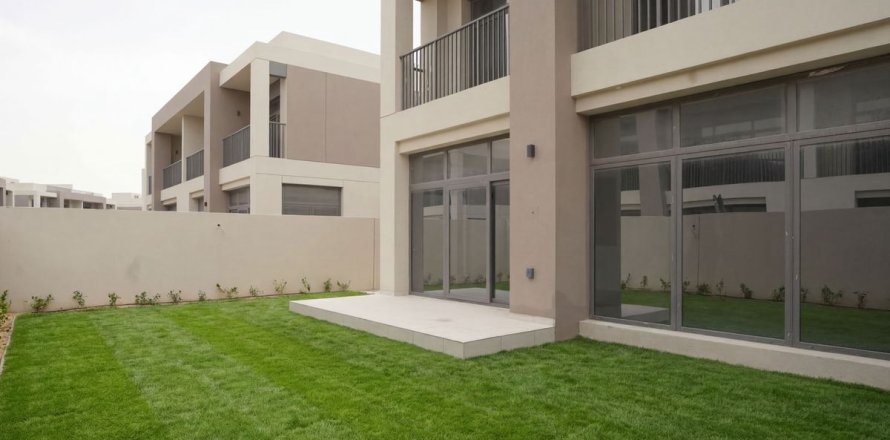 Villa in Dubai, UAE 4 bedrooms, 255 sq.m. № 698902