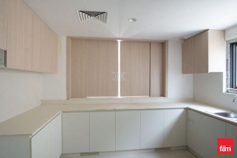 Villa in Dubai, UAE 4 bedrooms, 255 sq.m. № 698902 - photo 7
