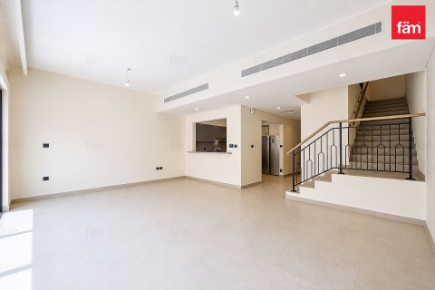 Villa in Dubai, UAE 4 bedrooms, 144 sq.m. № 760901 - photo 2