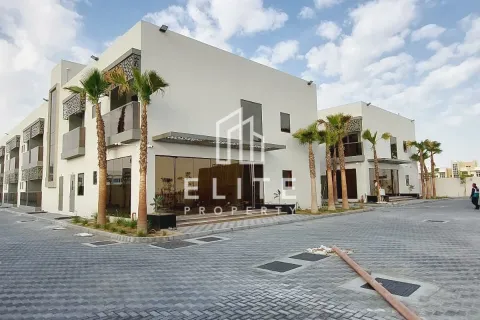 Prédio para venda em Dubai, EAU 4792 m2 № 620133 - foto 2
