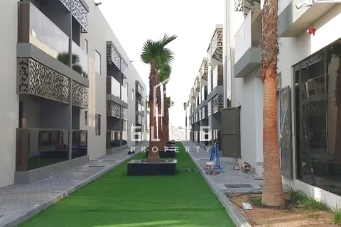 Edificio en Dubai, EAU 4792 m² № 620133