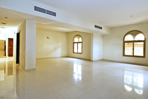 ویلا برای فروش در  Falcon City of Wonders، Dubai، امارات متحده عربی  5 خوابه ، 814.02 متر مربع ، شماره 748774 - تصویر 2