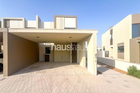 Таунхаус в Dubai Land, Дубай, ОАЭ 4 спальни, 216м2 № 626016