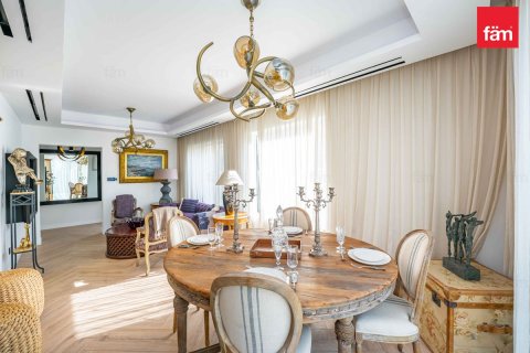 Villa sa Dubai, UAE 2 silid-tulugan, 250 sq.m. № 682046 - larawan 3