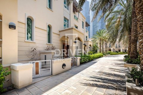 Dubai Marina, UAE의 임대용 빌라 침실 5개, 460.89제곱미터 번호 768380 - 사진 29