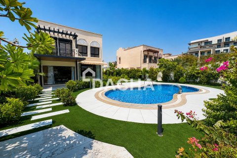 Вілла в Jumeirah Village Triangle, Дубай, ОАЕ 2 спальні, 250м2 № 763114