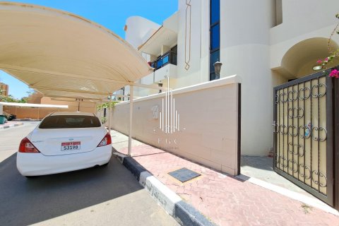 Vila u gradu Al Dhafrah, Abu Dhabi, UAE 4 spavaće sobe, 207.6 m2 Br. 533183 - Slika 28