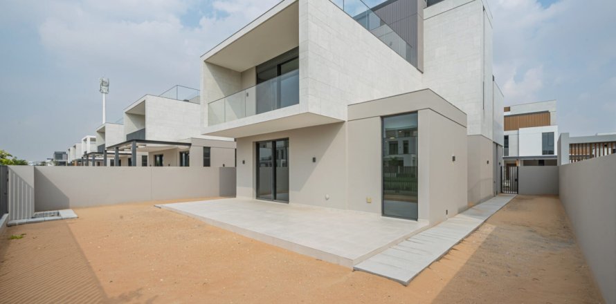Városi lakóépület itt: Arabian Ranches 3, Dubai, EAE, 4 hálószoba, 448 m², azonosító: 722840