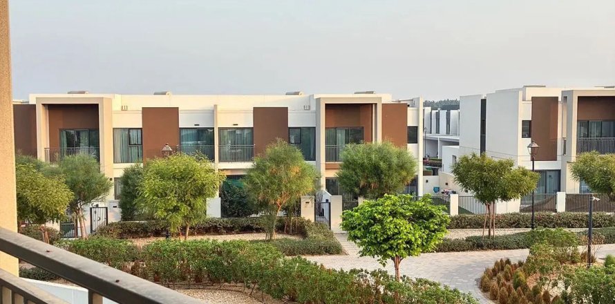 Villetta a schiera a Dubai, EAU 4 camere da letto, 237.5 mq. № 739557